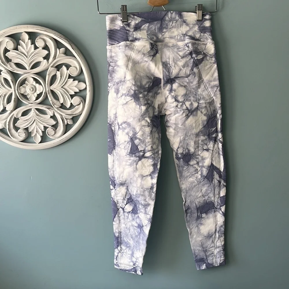 Aerie Offline Tie Dye Leggings - Picture 4 of 9